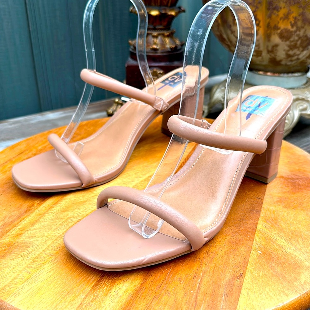 DV by Dolce Vita Halsty Vegan Leather Croc Print Heel Sandals Tan Blush Size 11